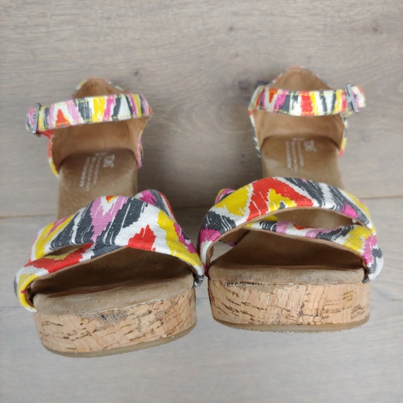 Toms Cork Wedge Canvas Multi Color Print Sandals - Picture 8 of 8